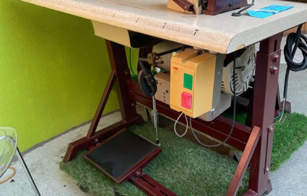 Machine à coudre professionnelle