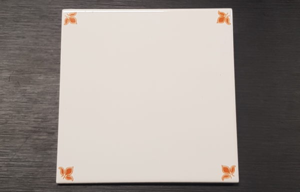 Carrelage blanc + motifs feuilles angle