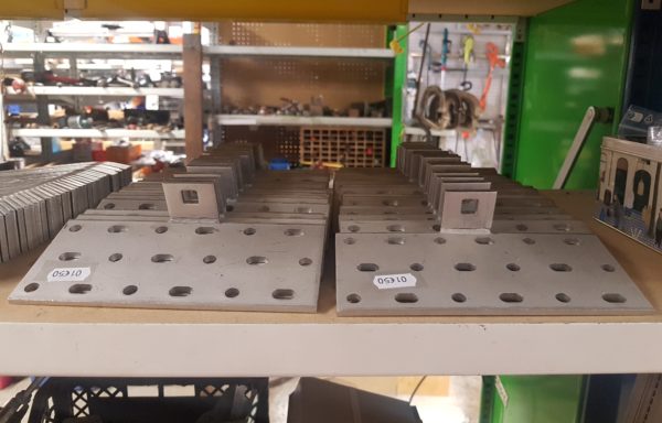 Plaques+ quincaillerie